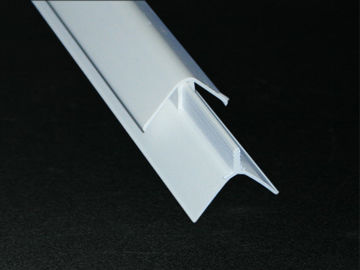 แผ่นพลาสติก PVC ตัดแต่งสีภายนอกแผ่นภายในตัวเชื่อม SGS SGS