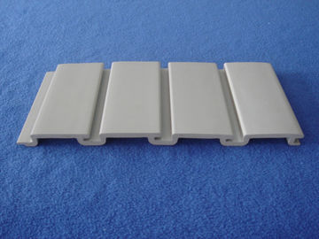 ห้องซักรีด Taupe PVC Slatwall แผงแสดง PVC Slat Board
