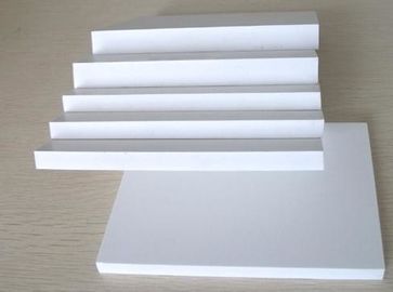 5 มม. - 35 มม. Hygeian PVC Foam Board แผ่นโฟมพีวีซีสีขาวแบบกำหนดเอง