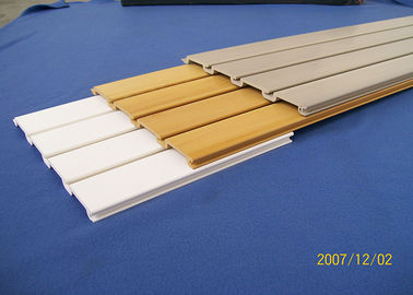 แผง Slatwall PVC กันน้ำสำหรับแผงผนังระบบโรงรถชั้นใต้ดิน
