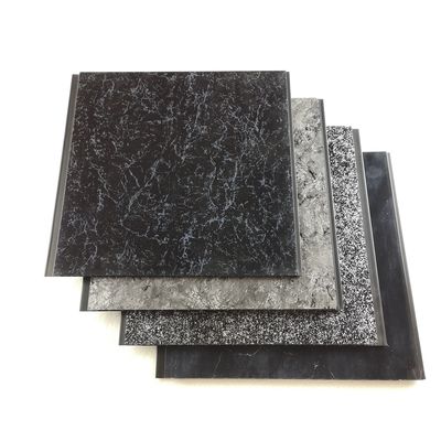 ราคาดี แผ่นฝ้าเพดานพีวีซี 1.88 กก. / ม. ความยาวที่กำหนดเองสำหรับการตกแต่งอาคาร ออนไลน์