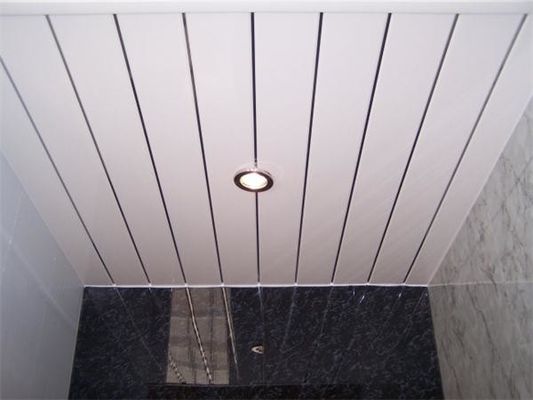 ราคาดี แผ่นฝ้าเพดานพีวีซีสีขาวต้านทานริ้วรอยสำหรับโรงพยาบาลโรงเรียน ออนไลน์