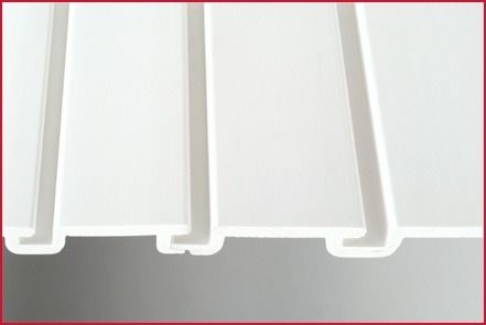ราคาดี ปรับปรุงความยาว PVC Slatwall ด้วยความทนทานต่อไฟที่ดี 4 ฟุตและ 8 ฟุต พร้อมส่ง ออนไลน์