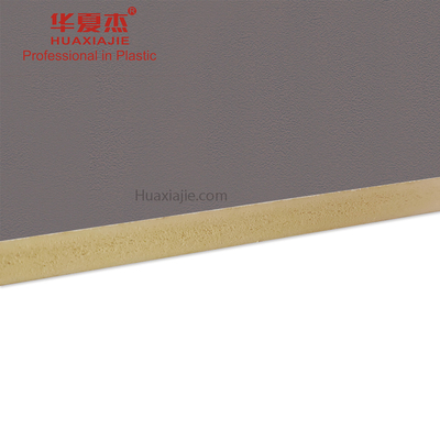 การติดตั้งอย่างรวดเร็วเคลือบ Pvc Trim Board สำหรับตกแต่งภายในบ้าน
