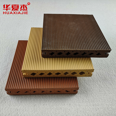 OEM ODM สามารถนําไปใช้ใหม่ WPC Wall Cladding ประกอบไม้ สําหรับโรงรถ / กรอบประตู