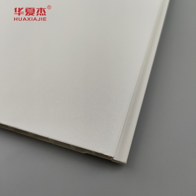 ค ณภาพส ง Frosted Pure White Elegant Laminated Pvc Wall Panel แผนผนัง Pvc ประกอบภายใน สําหรับการตกแต่ง