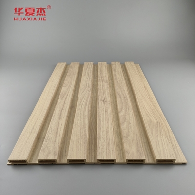 ป้องกันรอยขีดข่วนธรรมชาติ ไม้ Wpc แผ่นผนัง การตกแต่งภายนอก แผ่น Wpc แผ่น laminated บอร์ด Fluted