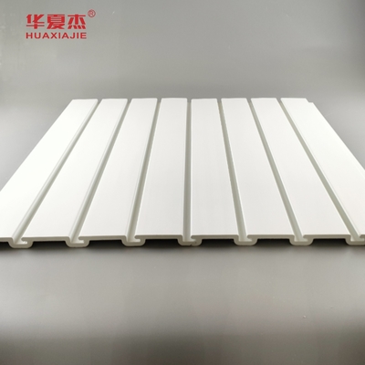 คุณภาพสูง PVC Slatwall PVC แผนการาจ์ กรอบผนัง กันน้ํา สําหรับการตกแต่ง
