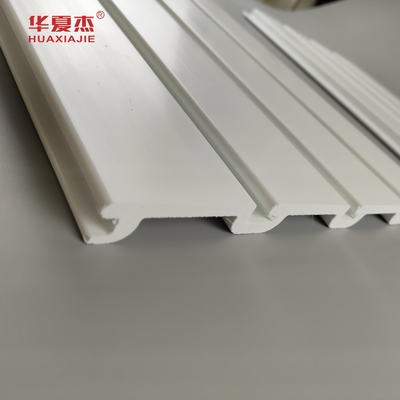 คุณภาพสูง PVC Slatwall PVC แผนการาจ์ กรอบผนัง กันน้ํา สําหรับการตกแต่ง