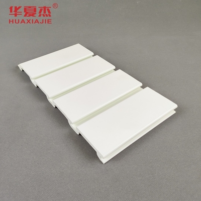 ผิวเรียบ PVC ผนังโรงรถยนต์ ความทนทานสูงเพื่อความทนทานที่ยาวนาน