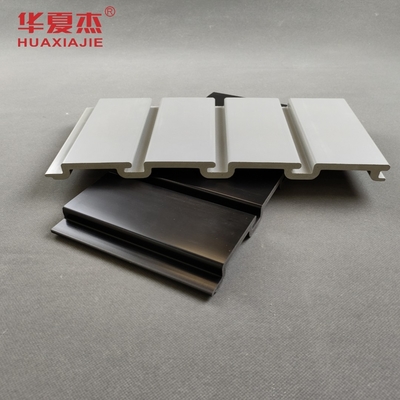 ความทนทานต่อการกระแทกที่ดี PVC Slatwall การจัดเก็บที่ทนทานและมีสไตล์