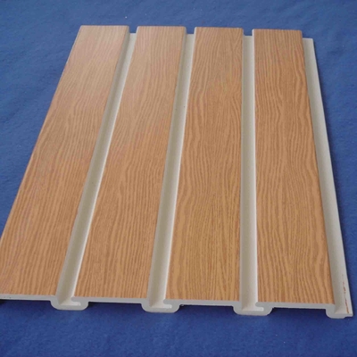 แผ่นไม้ Slatwall ตกแต่งลายไม้ธรรมชาติ Pvc พร้อมตะขอโลหะ