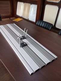 ราคาดี หินทรายสีประกอบแผง Slatwall UPVC สำหรับการจัดเก็บ 2.44m * 11 ซม. * 2 ซม ออนไลน์