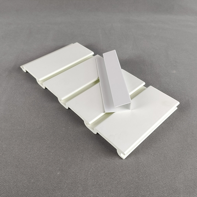ไม้ลามิเนต PVC Slatwall แผงสำหรับตกแต่งโชว์รูม