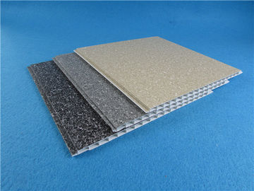 ราคาดี PVC ประทับร้อนกันน้ำแผ่นผนัง / แผงเพดาน 250 * 5 มม. รับประกัน 25 ปี ออนไลน์