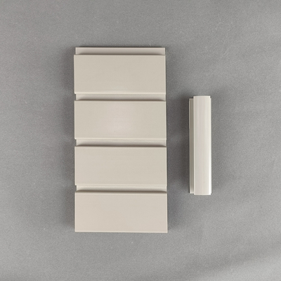 Smooth Composite False Slatwall ชั้นวางจอแสดงผลพลาสติกสำหรับ Display Wall