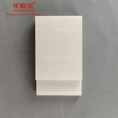 ราคาดี Pvc Trim Moulding ความหนาแน่นสูงสำหรับตกแต่งผนังบ้าน ออนไลน์