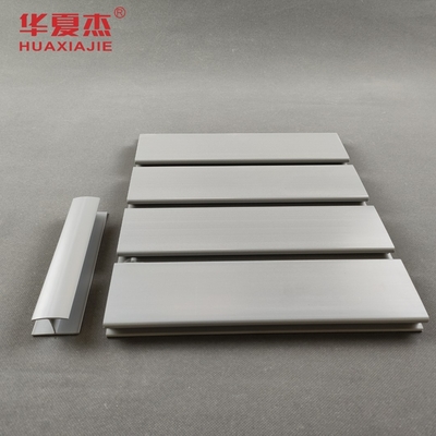 ราคาดี ทนต่อความชื้นได้ดีเยี่ยม PVC Slatwall Panel พื้นผิวเรียบ ออนไลน์