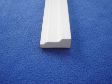 ราคาดี Fadeproof Wood + PVC โปรไฟล์การอัดขึ้นรูปพื้นผิวเรียบทนต่อแรงกระแทกสูง ออนไลน์