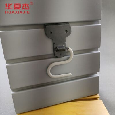 คุณภาพ น้ำหนักต่อหน่วย 1.7 กก. บอร์ด Slatwall PVC แผงป้องกันการกัดกร่อนกันน้ำน้ำยาฆ่าเชื้อสำหรับการจัดระเบียบจอแสดงผลและการจัดเก็บร้านค้าปลีก โรงงาน