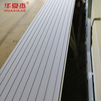 คุณภาพ แผ่นผนัง PVC กันน้ํา WPC ที่มิชอบสิ่งแวดล้อม สําหรับตกแต่งผนังภายในและทนความชื้น โรงงาน