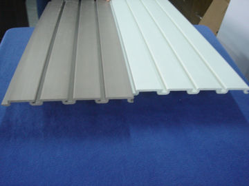 ราคาดี สภาพแวดล้อมที่เป็นมิตร Taupe Slatted แผ่นผนังสำหรับการจัดเก็บหรือโรงรถ OEM ออนไลน์